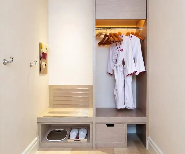 King Room Mobility accessible